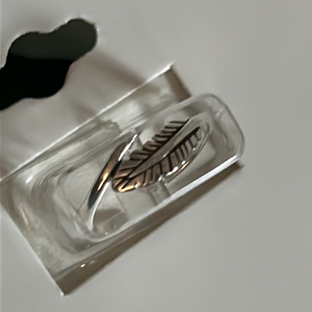 New Sterling Antiqued Silver Boho Feather Summer Style Adjustable Toe Ring - Picture 5 of 5